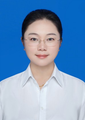 李静(2).jpg